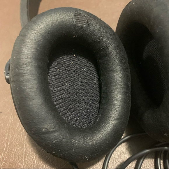 Klipsch One On-Ear Stereo Headphones with Mic + 3 Button Remote - Picture 5 of 13